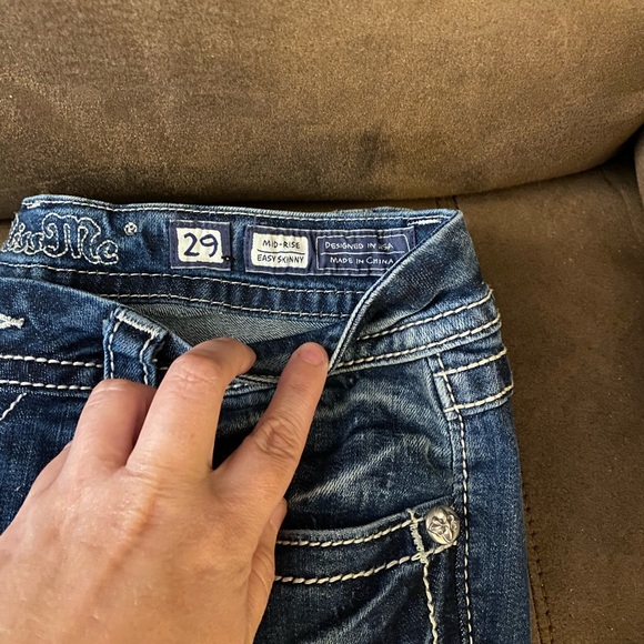 Like new Miss Me Skinny Mid Rise sz 29 - Picture 4 of 5